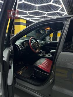 جیپ گراند شیرۆکی